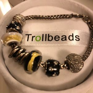 Trollbeads Bracelet with 7 charms!